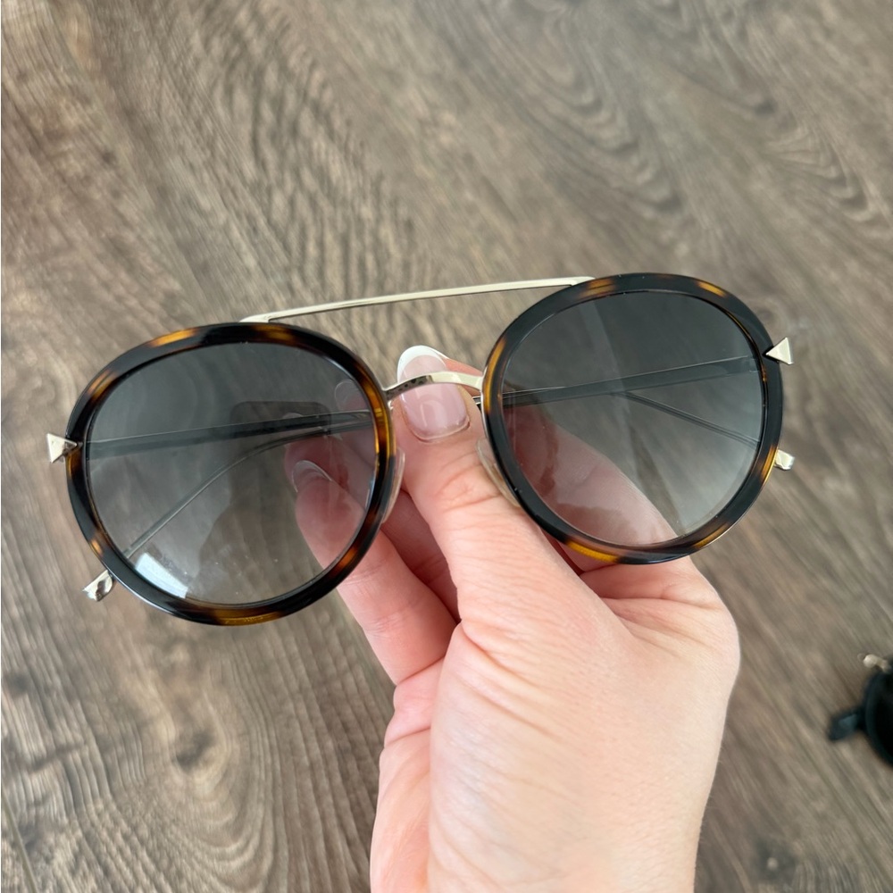 100% authentic Fendi Tortoiseshell Sunglasses